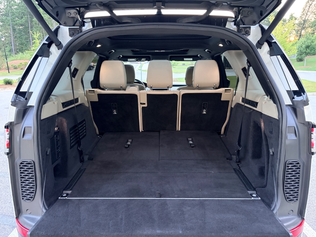 2020 Land Rover Discovery Landmark Edition - Photo 18