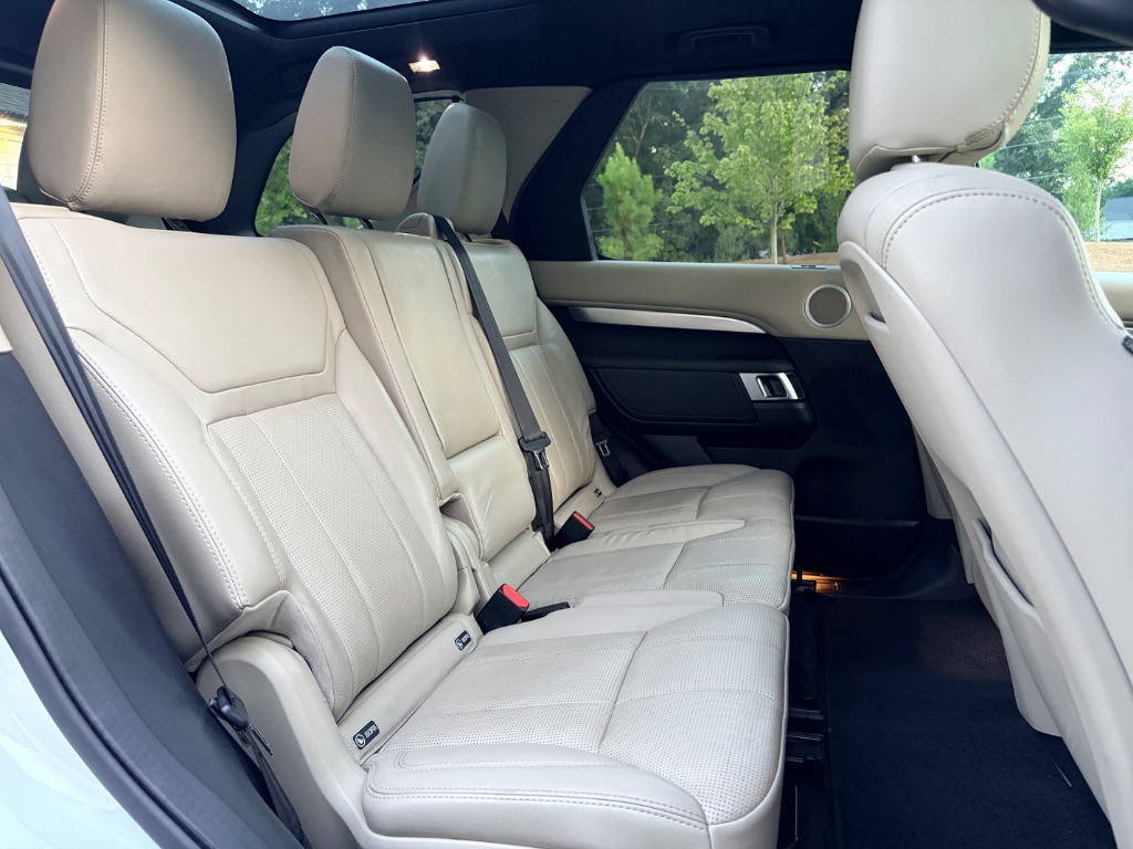 2020 Land Rover Discovery Landmark Edition - Photo 11