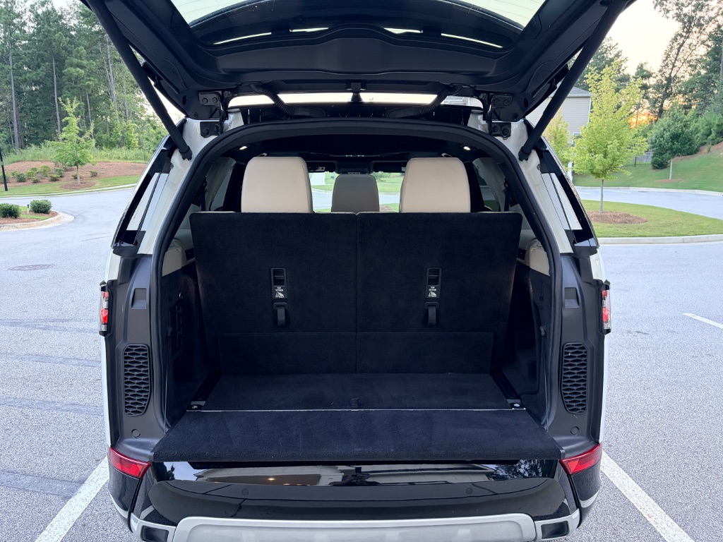 2020 Land Rover Discovery Landmark Edition - Photo 17
