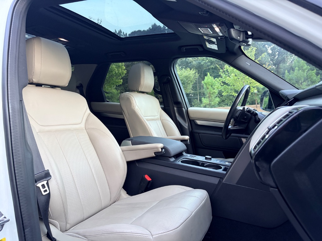2020 Land Rover Discovery Landmark Edition - Photo 10